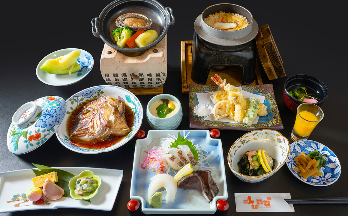 あわび踊り焼付き 愛媛県産の鯛づくし会席